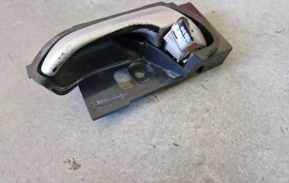 Isuzu D-Max Front door interior handle