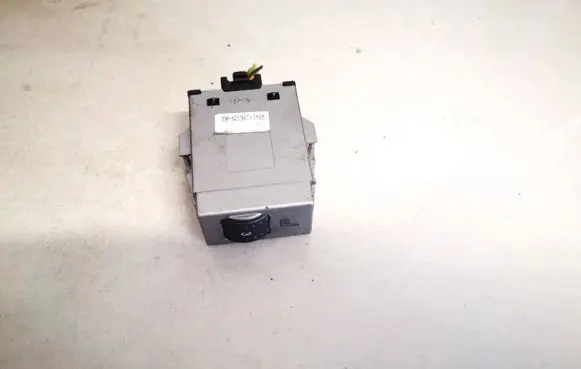 Ford Focus Windscreen/window heater switch 8v4t19k314ab 8v4t-19k314-ab