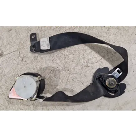 BMW X3 E83 Front seatbelt 33048191 04B264GB05654