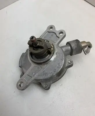 Toyota Auris E210 Vacuum pump