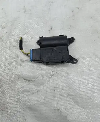 Skoda Yeti (5L) Air flap motor/actuator 0132801362