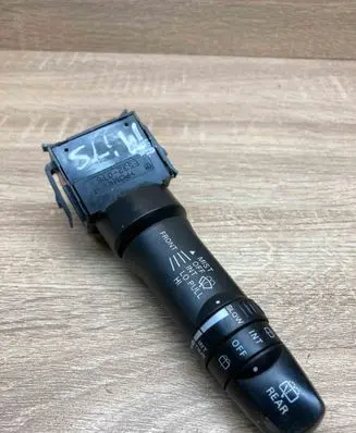Mitsubishi L200 Wiper control stalk E532016