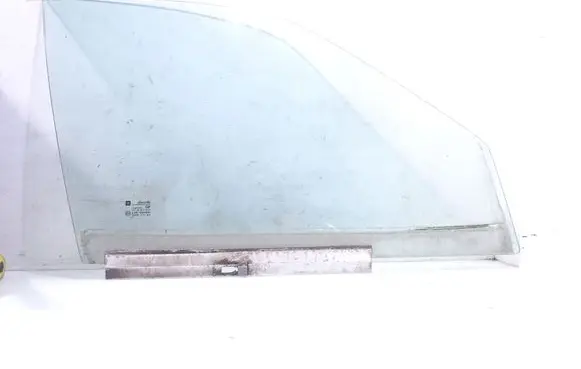 Opel Astra F Front door window glass four-door AS2