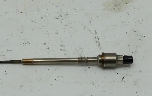 Opel Omega A Glow plug 55579436