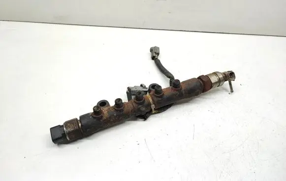 Toyota Avensis T220 Fuel main line pipe