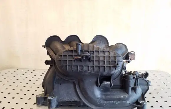 Ford Focus Intake manifold 4M5G9424CF