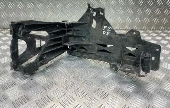 BMW 5 F10 F11 Headlight/headlamp mounting bracket 7200794 11071510