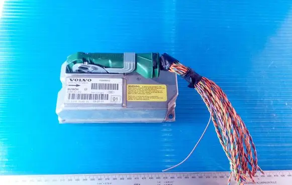 Volvo V70 Airbag control unit/module 0285001456 P30658912