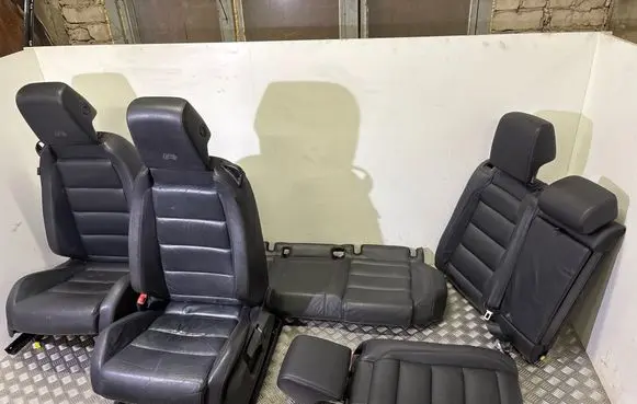 Volkswagen Golf VI Seat set 1K3881105EJ 1K0885375 1K0885305J