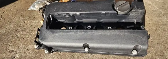 Opel Zafira B Rocker cam cover 55564395 55558673