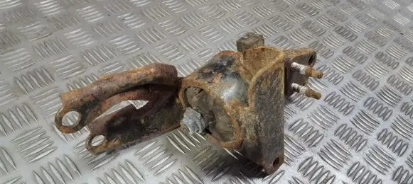 Toyota Corolla E100 Engine mount bracket 1230515020 12305-15020