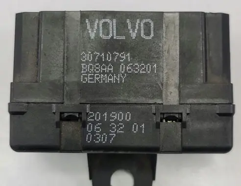 Volvo XC90 Seat heating relay 30710791