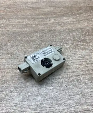 BMW X6 E71 Aerial antenna amplifier 6990090 21367510