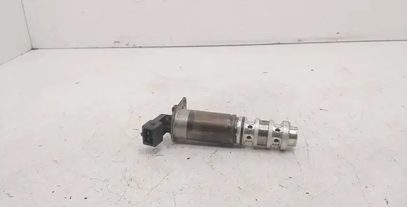 BMW 3 E90 E91 Camshaft vanos timing valve 13151279 1136 7584115