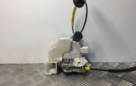 Audi Q5 SQ5 Front door lock 
