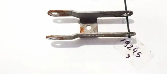 Volvo XC90 Engine mounting bracket