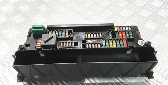 BMW 5 F10 F11 Fuse module 9252815