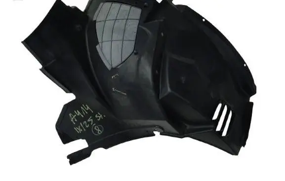 Front wheel arch liner splash guards