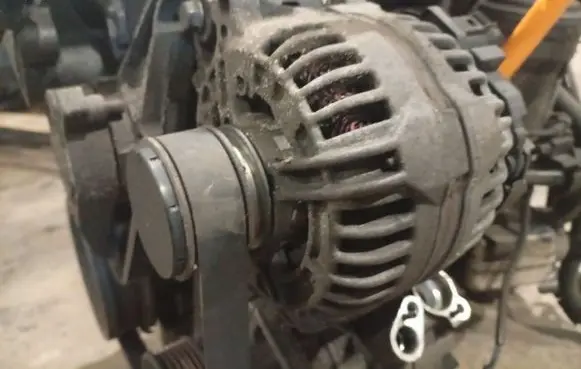 Skoda Octavia Mk2 (1Z) Generator/alternator 06F903023F