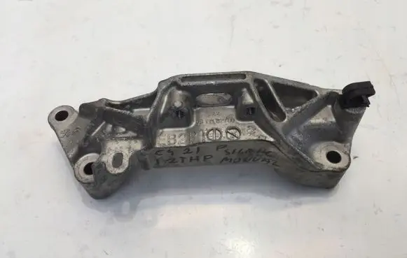 Citroen C4 III e-C4 Engine mounting bracket 9813582980