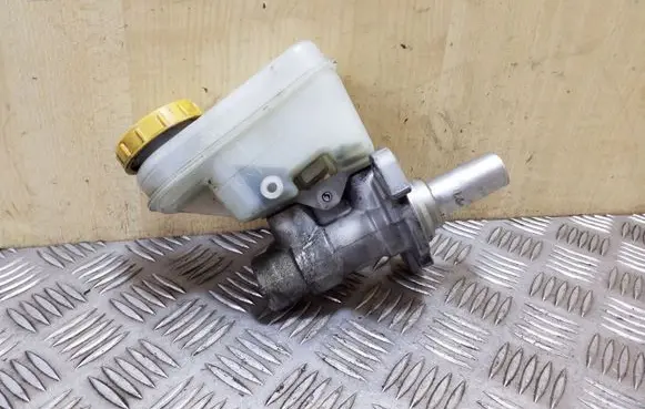 Subaru XV Master brake cylinder