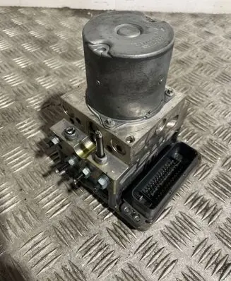 BMW 7 F01 F02 F03 F04 ABS Pump 6799050 6799048