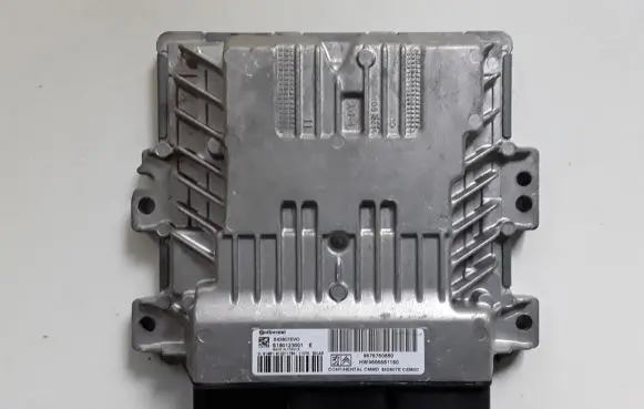 Peugeot 508 Engine control unit/module 9676760880