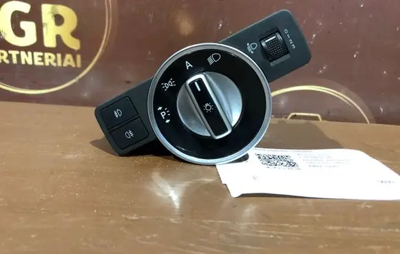 Mercedes-Benz C W204 Light switch A2049058002
