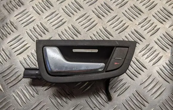 Audi A8 S8 D3 4E Front door interior handle 4E0837019