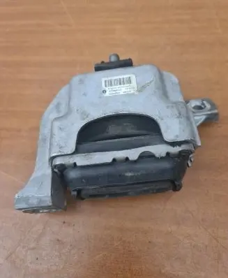 Mini One - Cooper Clubman R55 Engine mount bracket 6778645 G2005000 68623513
