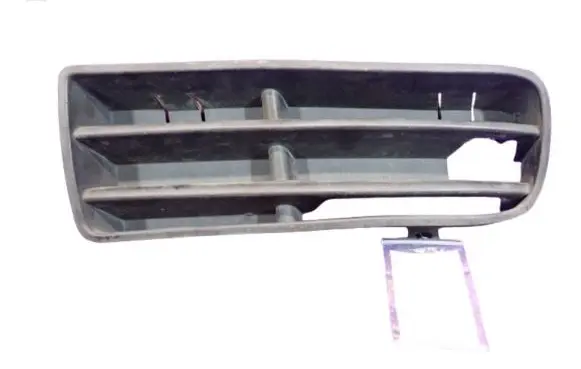 Volkswagen Golf IV Front bumper lower grill