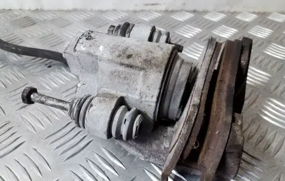 Jeep Cherokee III KJ Rear brake caliper