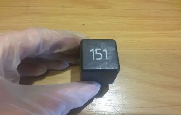 Volkswagen PASSAT B3 Other relay 191945383 151