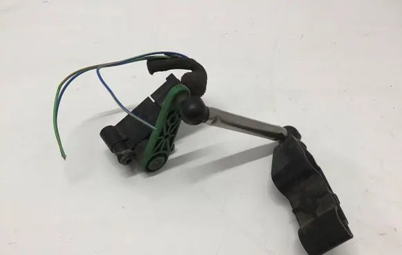 Porsche 911 991 Rear air suspension level height sensor 991631381 99163138100