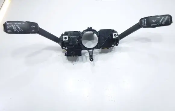 Skoda Fabia Mk3 (NJ) Wiper turn signal indicator stalk/switch 2Q0953521AF E122828 00007007
