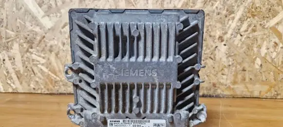 Volvo V50 Engine control unit/module 30729065
