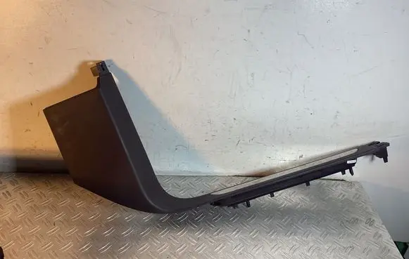Front sill trim cover