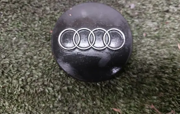 Audi A6 S6 C6 4F Original wheel cap 8D0601170