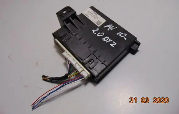 Toyota Avensis T270 Air conditioning/heating control unit 8865005251