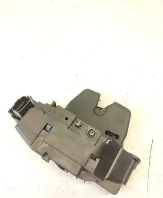 Peugeot 308 Loading door lock 9804762080