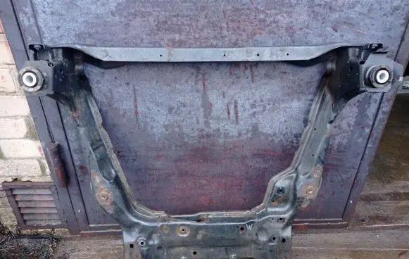 Volvo XC70 Front subframe G9N5000T033A