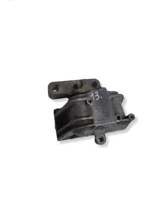 Volkswagen PASSAT B6 Engine mount bracket 1K0199262