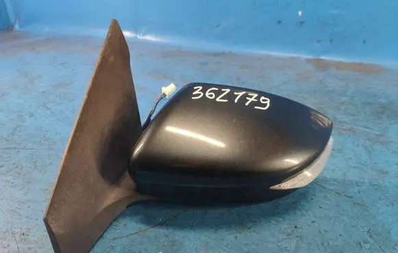 Nissan Sentra B17 Rear view mirror (interior) 963023SG0D