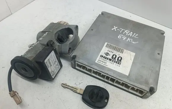 Nissan X-Trail T30 Engine control unit/module 5800118 237108H800 2758001183