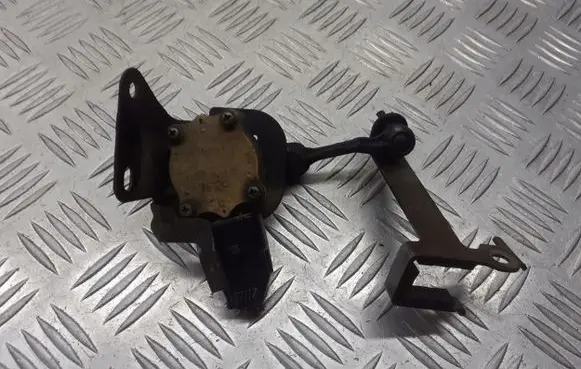 Toyota Avensis T250 Front height sensor lever 