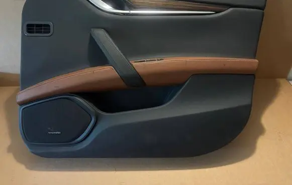 Maserati Ghibli Front door card panel trim 06700493300