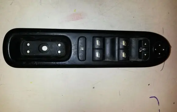 Peugeot 407 Electric window control switch 96468704XT 96468704 53269735B