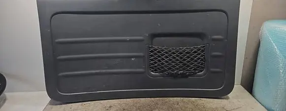 Tailgate trim