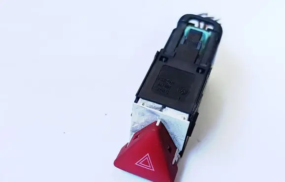 Volkswagen PASSAT B6 Hazard light switch 3C0953509