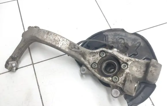 Audi A4 S4 B7 8E 8H Front wheel hub spindle knuckle 8e0615311a